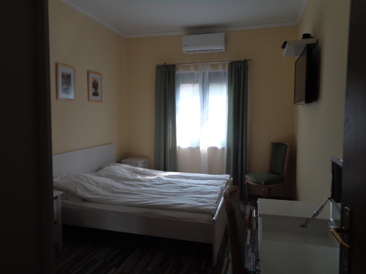 Bed and Breakfast Arnyas Park Apartmanhaz Балатональмади Экстерьер фото