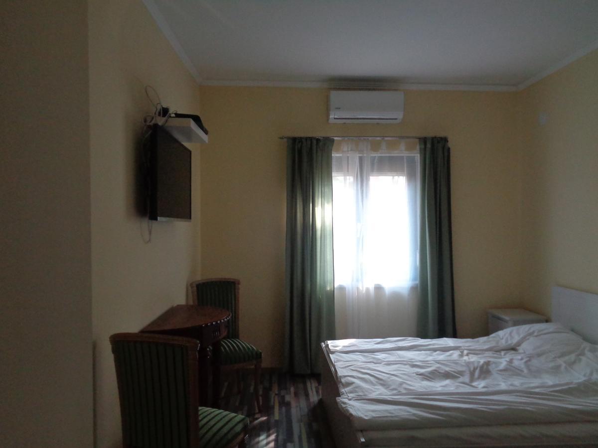 Bed and Breakfast Arnyas Park Apartmanhaz Балатональмади Экстерьер фото