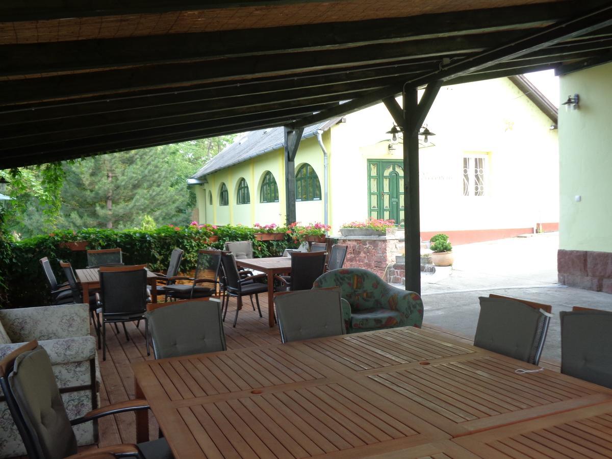 Bed and Breakfast Arnyas Park Apartmanhaz Балатональмади Экстерьер фото